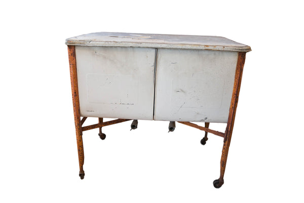 Vintage Farmhouse Double Sink / Wash Tub // ONH Item 3914