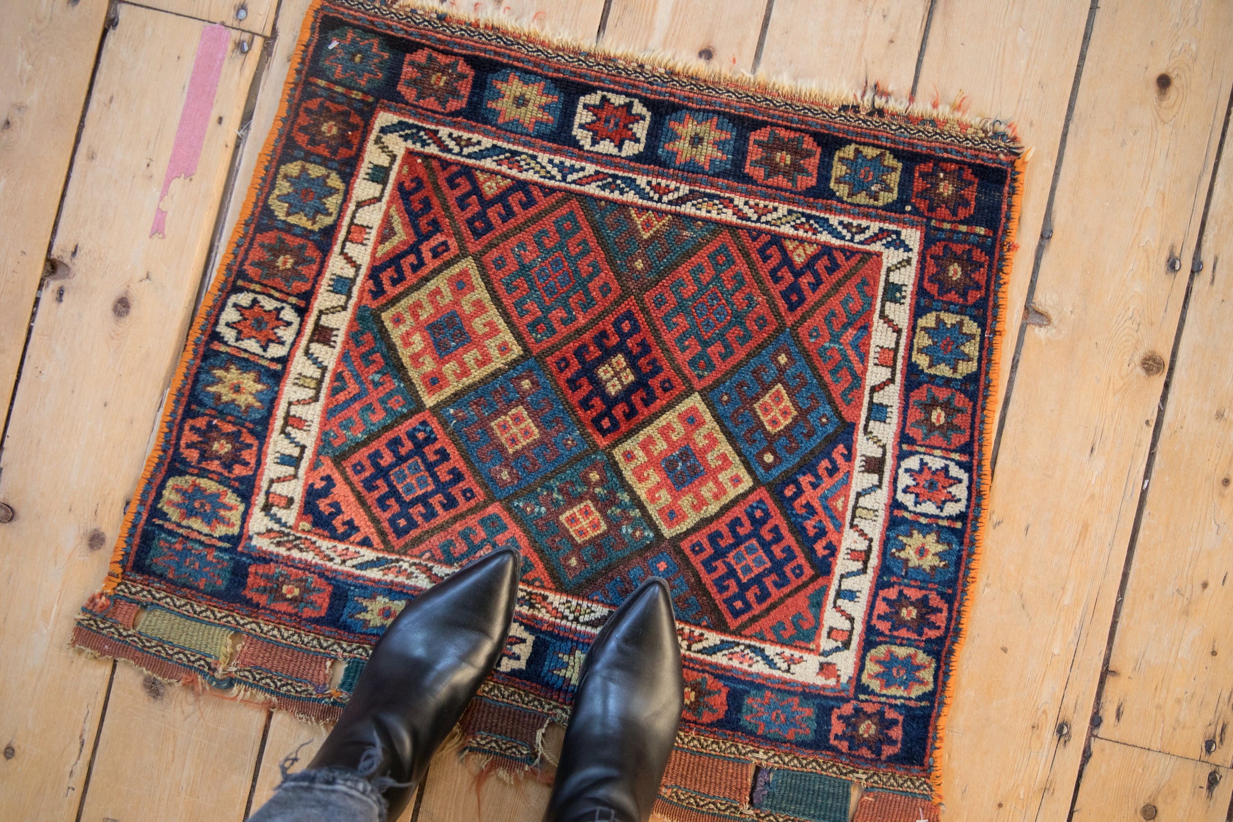 2.5x2 Antique Jaff Kurd Bag Face Square Rug Mat // ONH Item 3948 Image 1