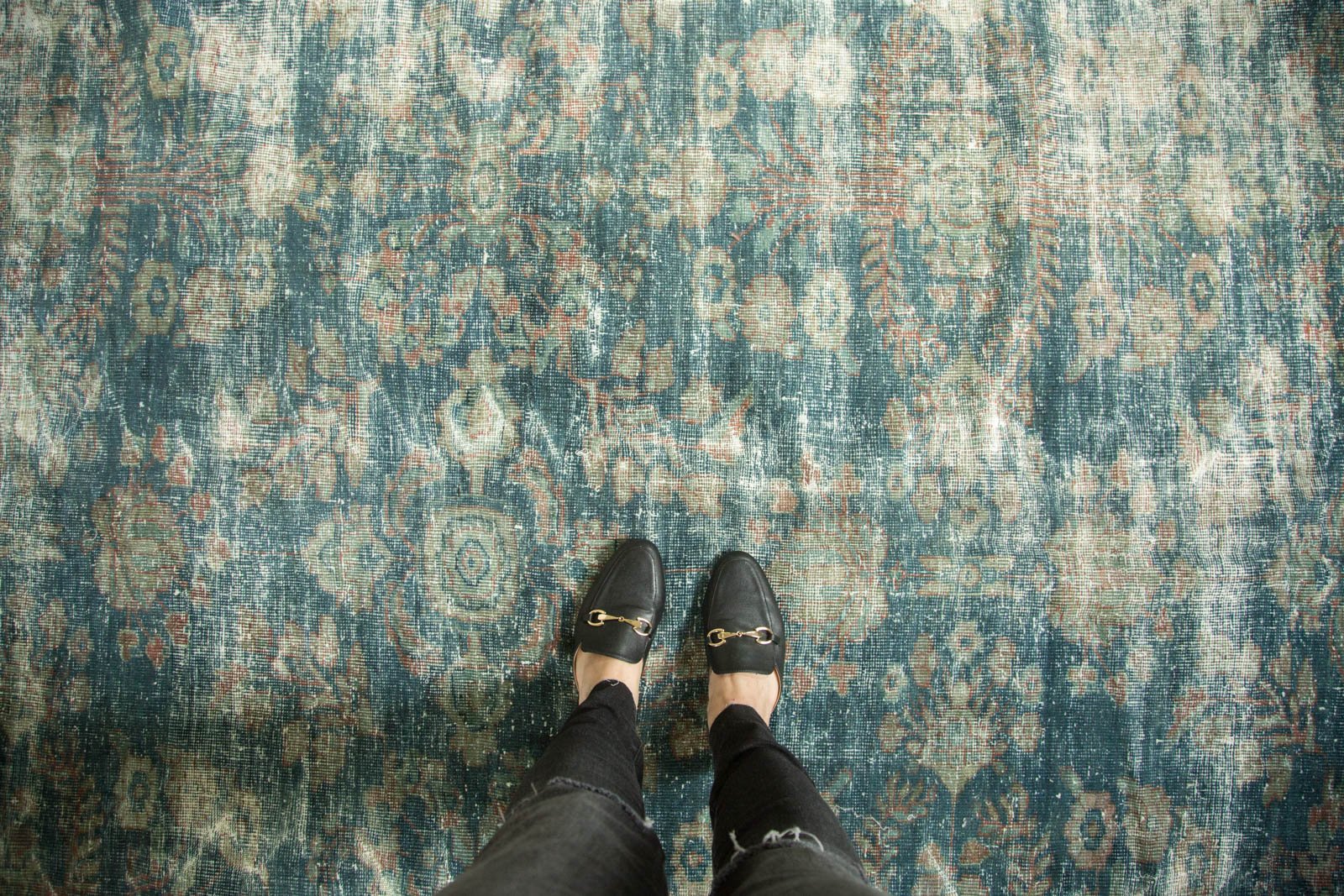 Vintage Distressed Mahal Carpet
