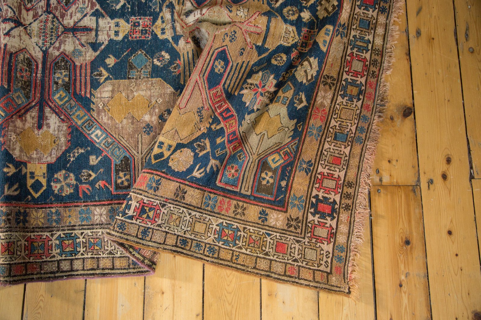  Antique Soumac Rug / Item 4397 image 2