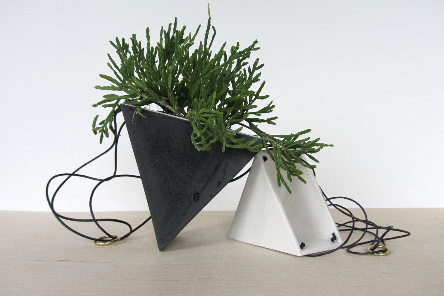 Porcelain Geometric Triangle White Planter