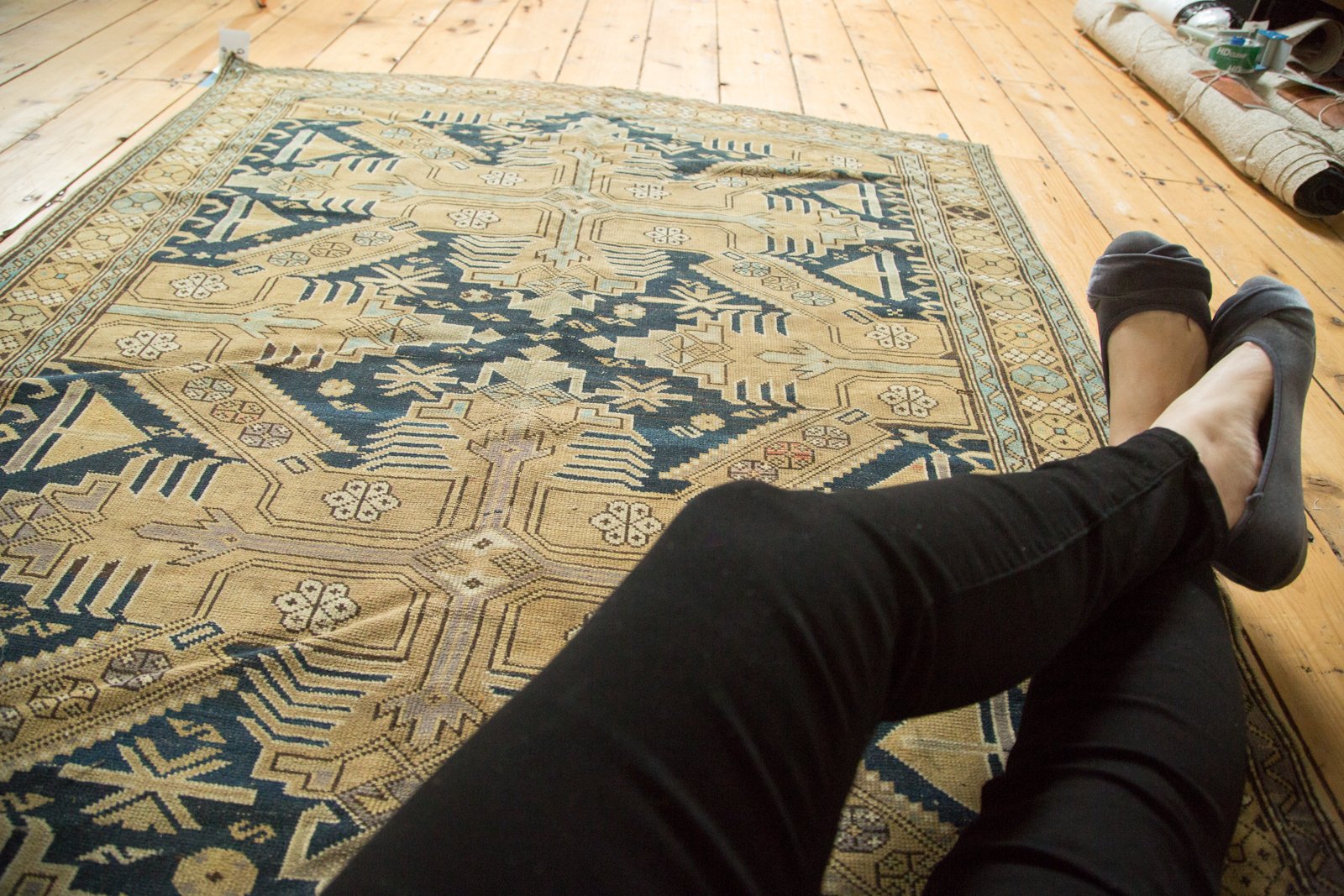  Antique Caucasian Rug / Item 4620 image 2