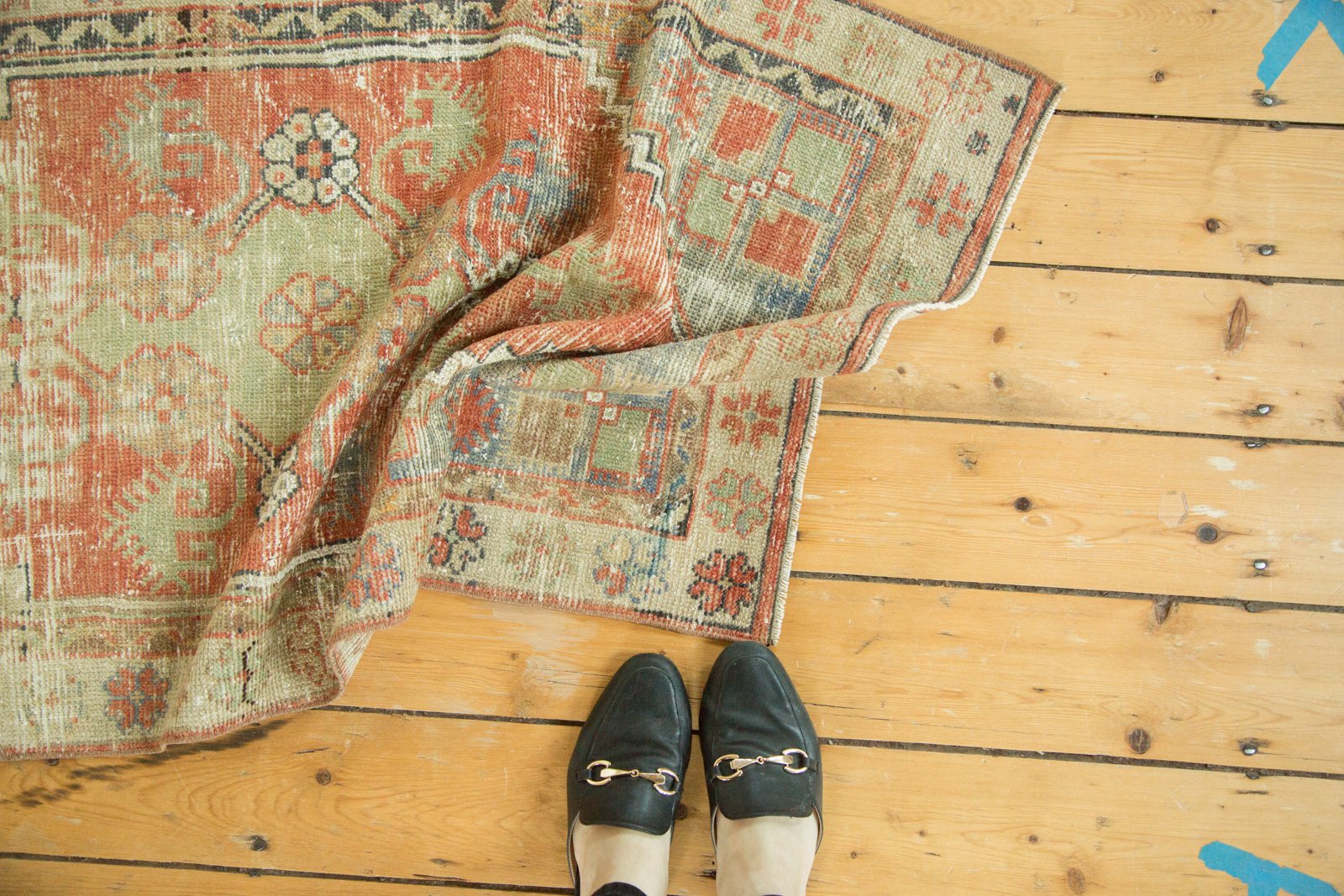  Vintage Distressed Oushak Rug / Item 4737 image 2