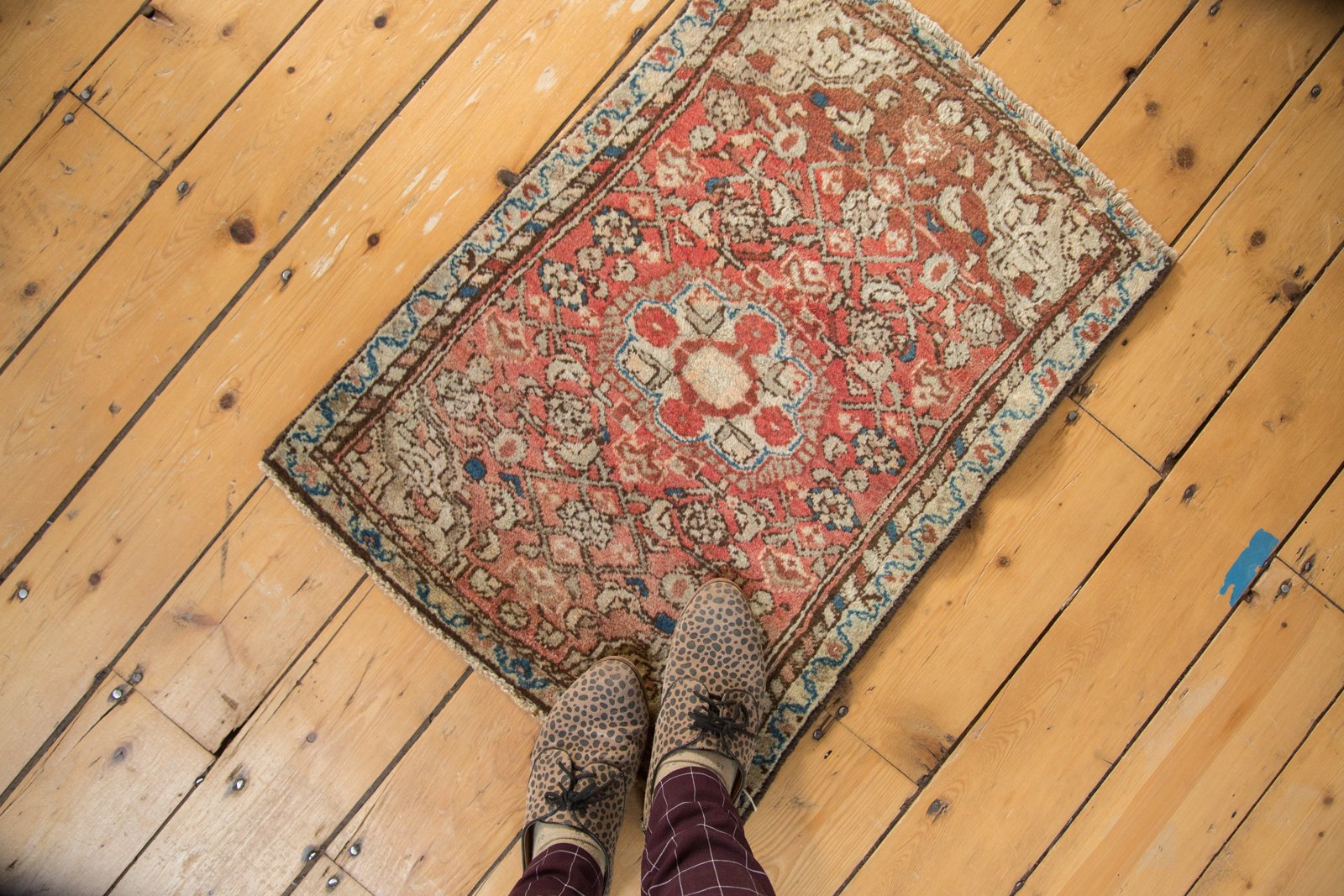 2x2.5 Vintage Fine Dargezine Square Rug // ONH Item 4834 Image 1