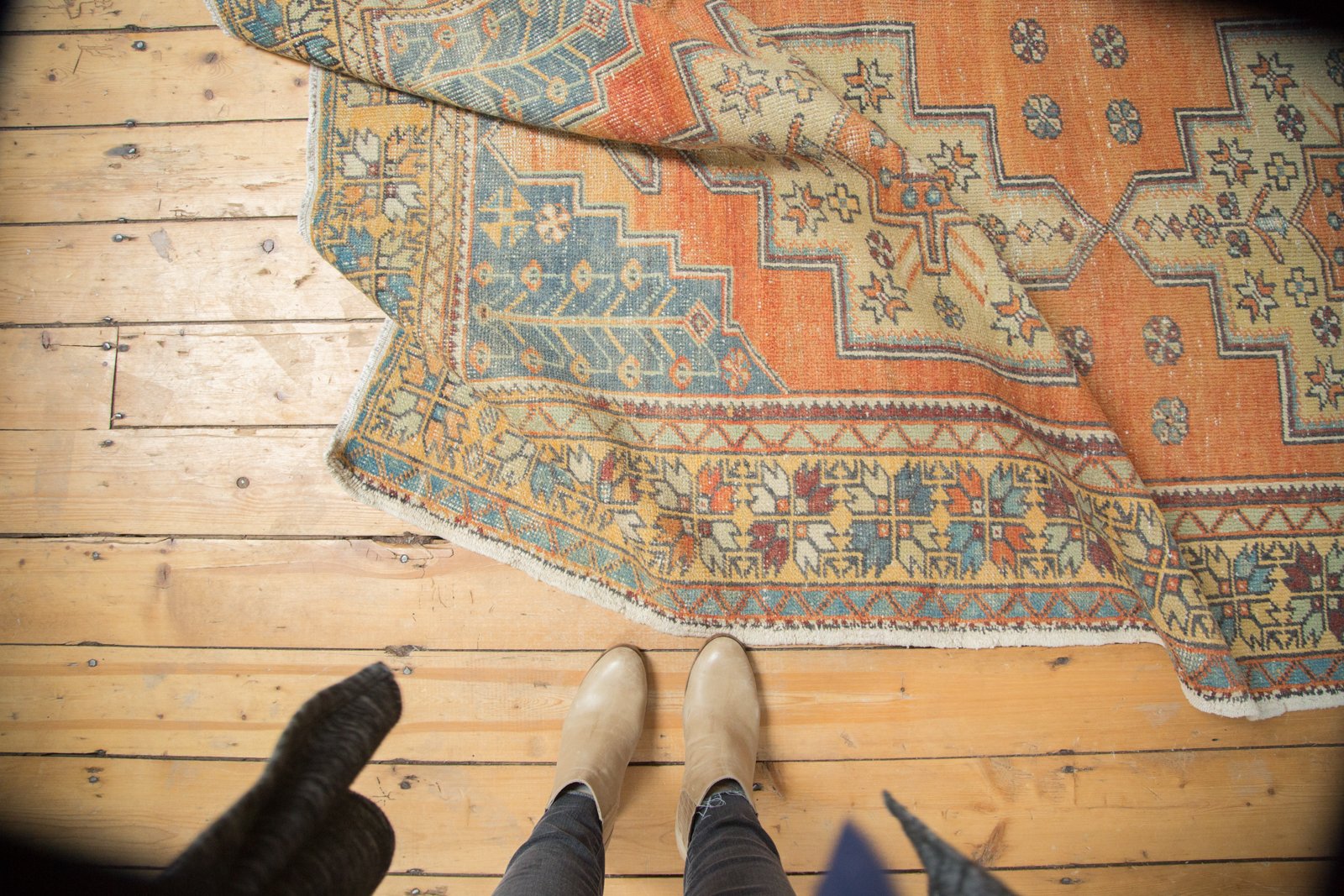  Vintage Distressed Oushak Rug / Item 4866 image 2