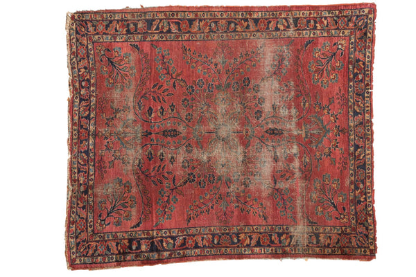 Antique Lilihan Square Rug