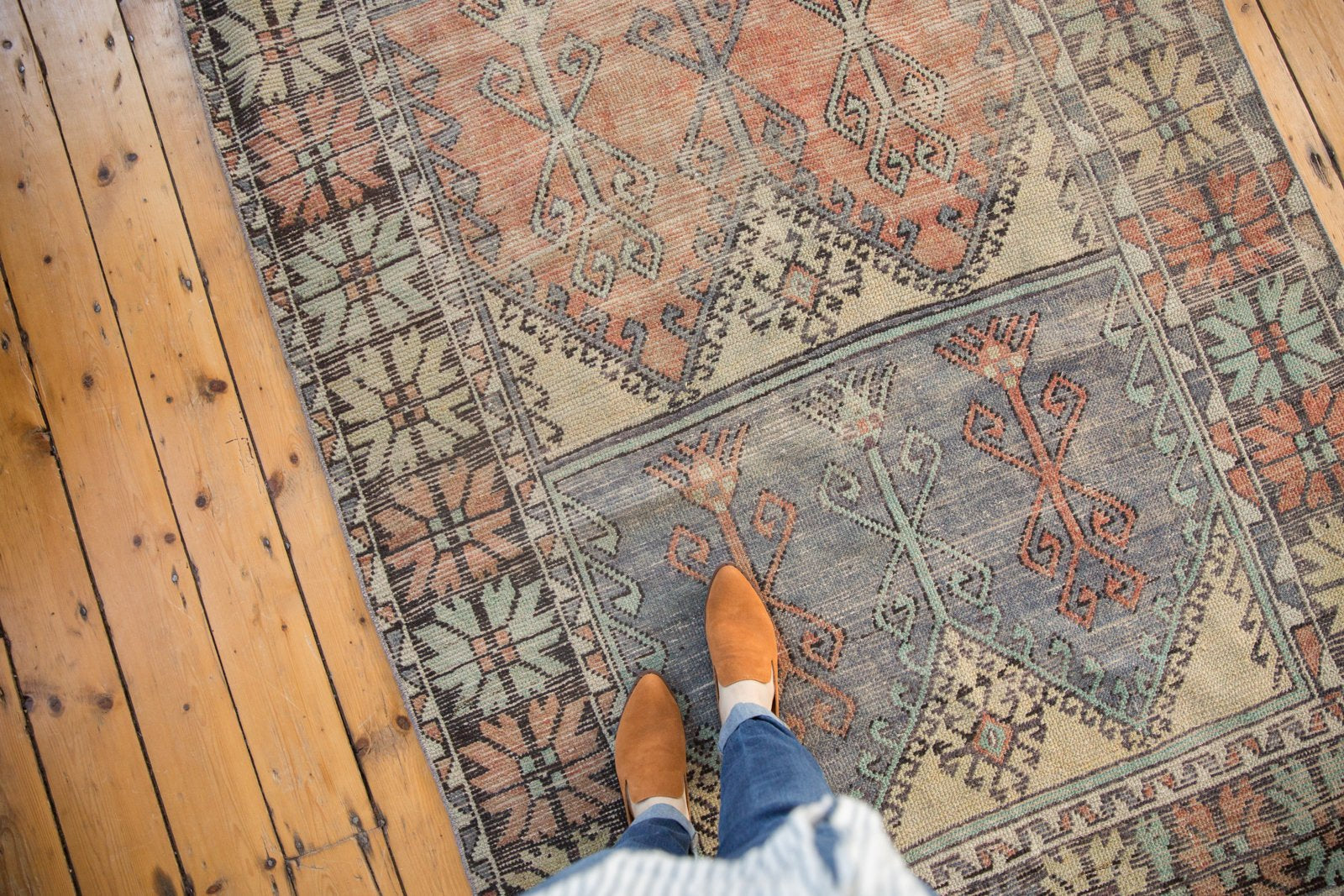  Vintage Distressed Oushak Rug Runner / Item 5092 image 2