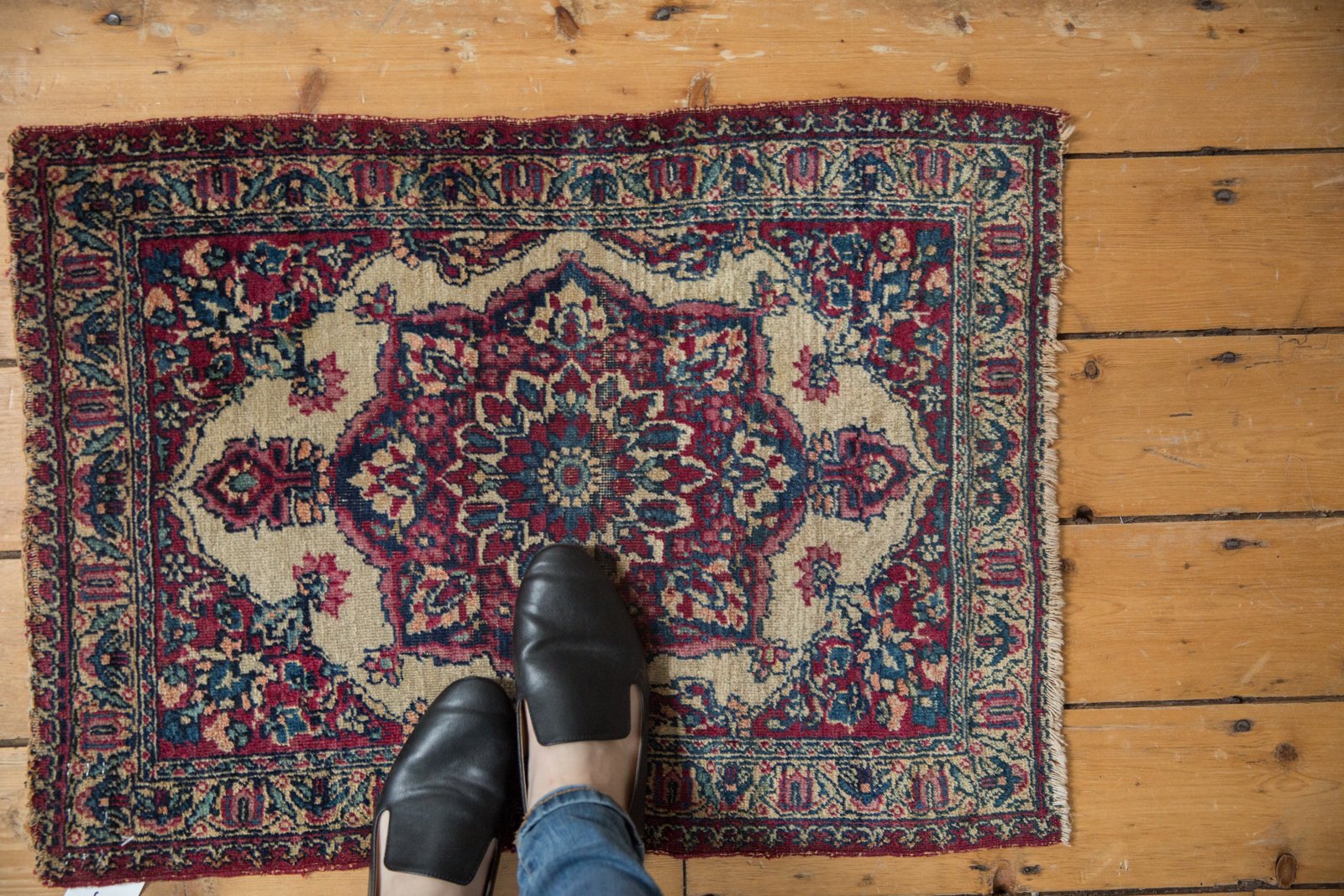 2x2.5 Antique Kermanshah Square Rug Mat // ONH Item 5112 Image 1