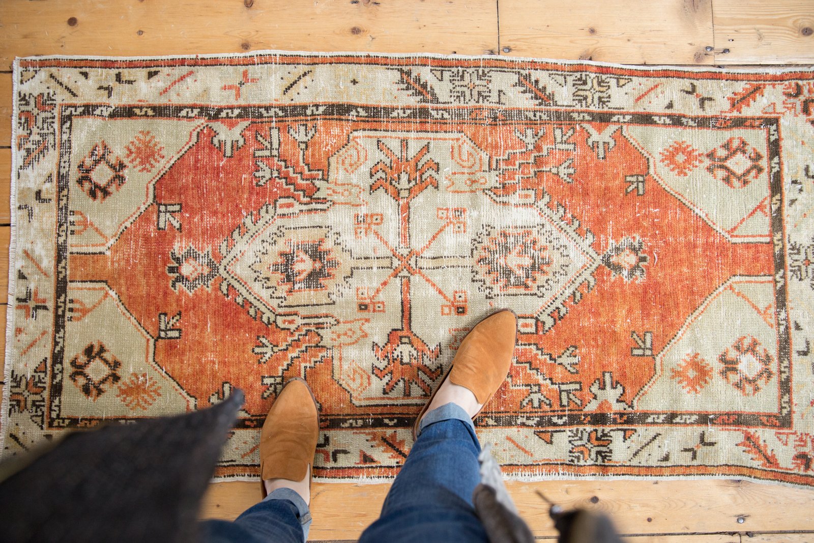  Vintage Distressed Oushak Rug Runner / Item 5182 image 2