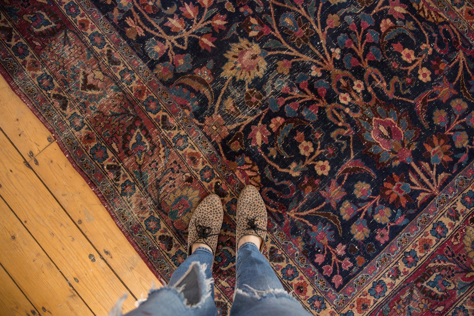 5.5x8.5 Vintage Meshed Carpet // ONH Item 5267 Image 1