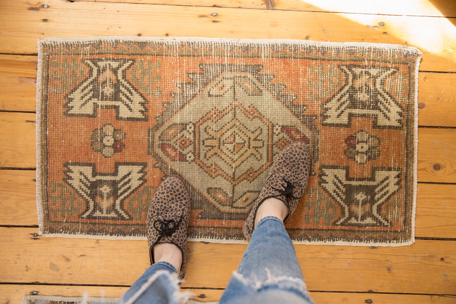 1.5x3 Vintage Distressed Oushak Rug Mat // ONH Item 5307 Image 1