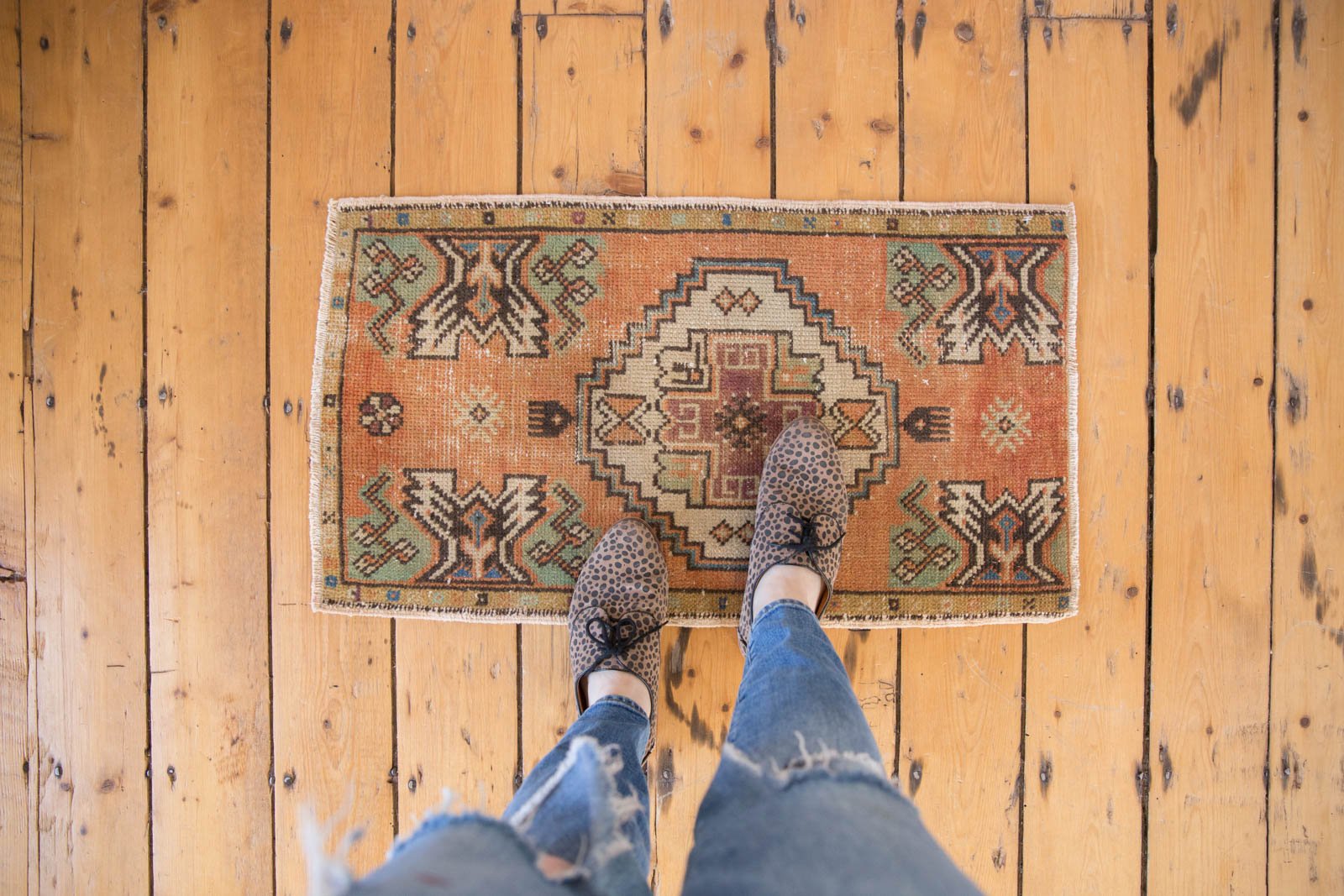  Vintage Distressed Oushak Rug Mat / Item 5317 image 2