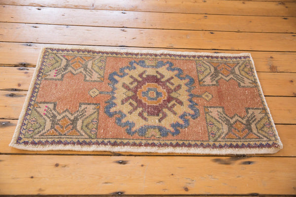  Vintage Distressed Oushak Rug Mat / Item 5322 image 3