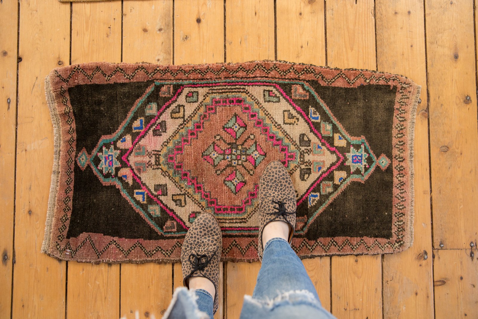 Vintage Distressed Oushak Rug Mat