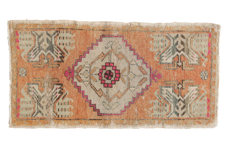 1'6" x 2'11" Vintage Distressed Oushak Rug Mat / Item 5365 image 1
