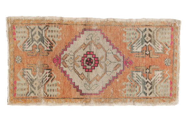 1'6" x 2'11" Vintage Distressed Oushak Rug Mat / Item 5365 image 1