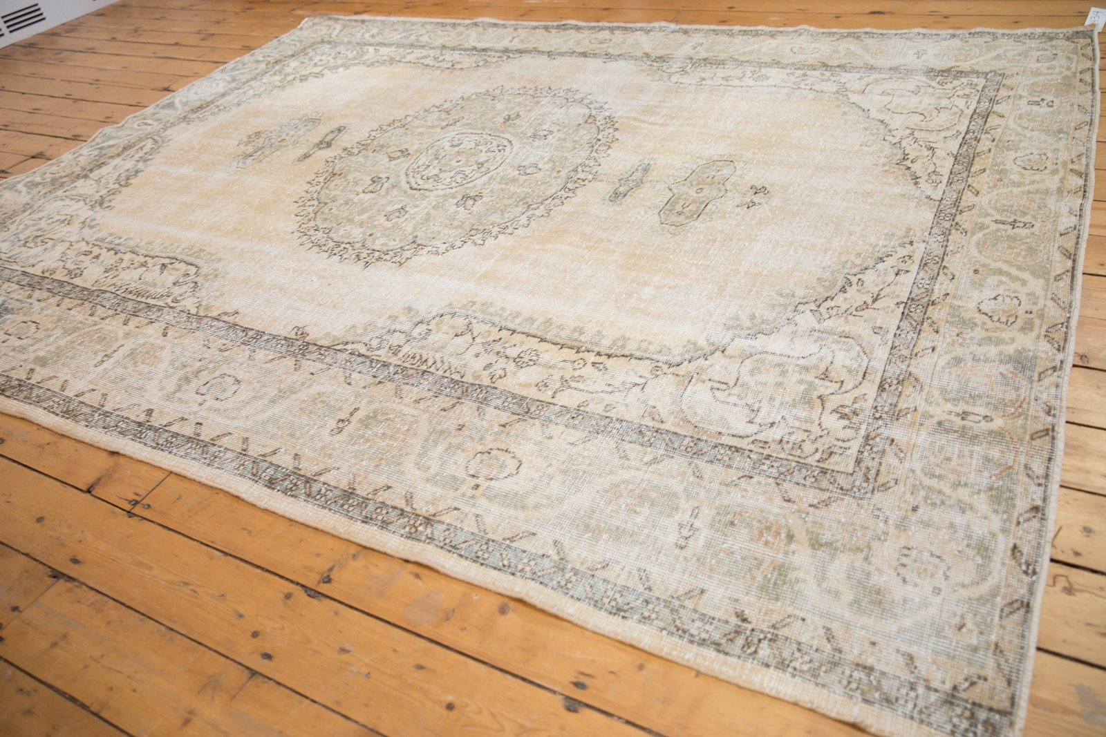 7.5x9.5 Vintage Distressed Sparta Carpet // ONH Item 5434 Image 1