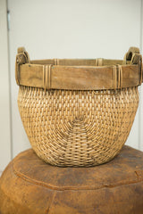Finely woven side and curved base pattern of the natural willow basket.