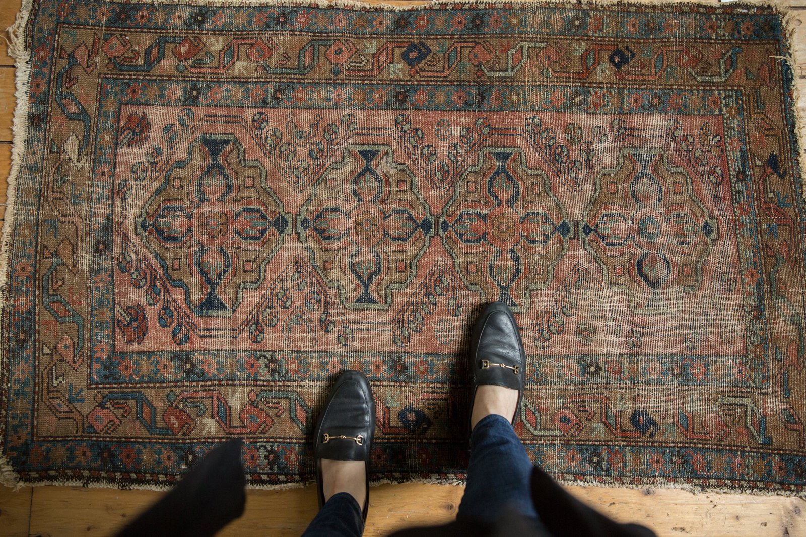  Antique Lilihan Rug / Item 5546 image 2