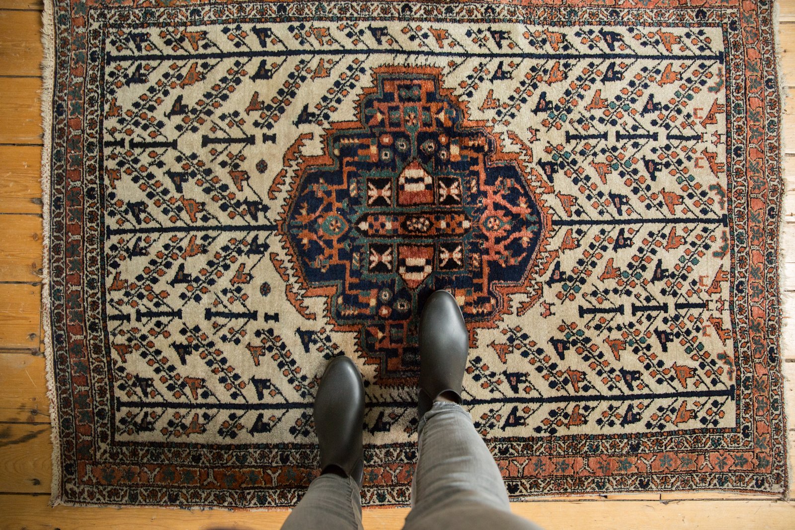 3.5x5 Vintage Fine Afshar Rug // ONH Item 5576 Image 1