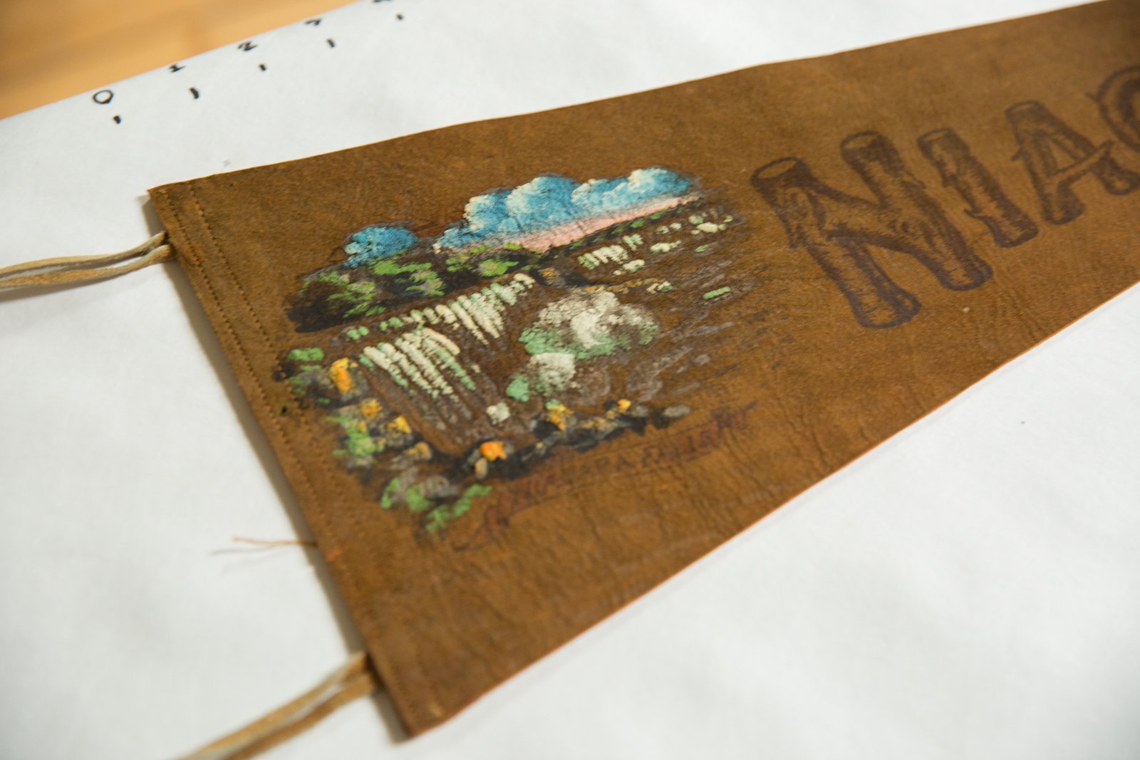 Niagara Falls (Niagara Falls) Felt Flag