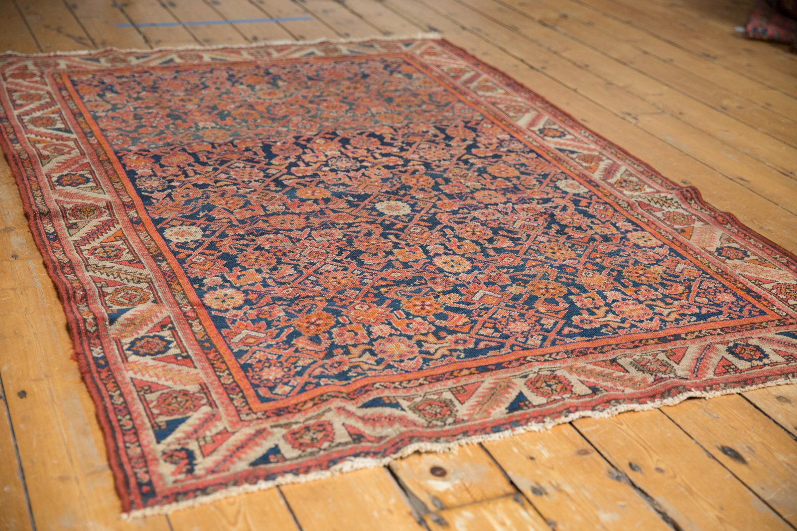  Vintage Malayer Rug / Item 5906 image 2