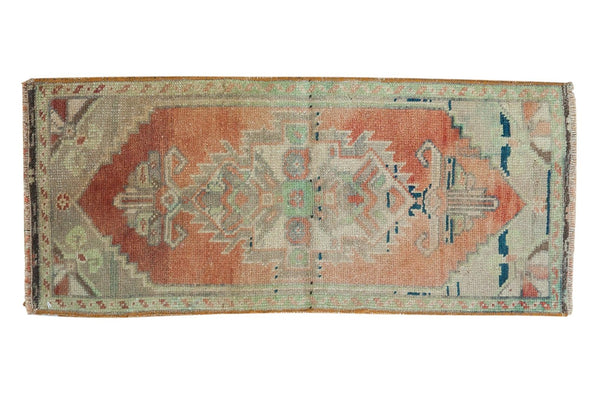 1'2" x 2'8" Vintage Distressed Oushak Rug Mat / Item 6118 image 1