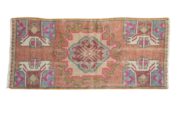 1'5" x 3'1" Vintage Distressed Oushak Rug Mat / Item 6120 image 1