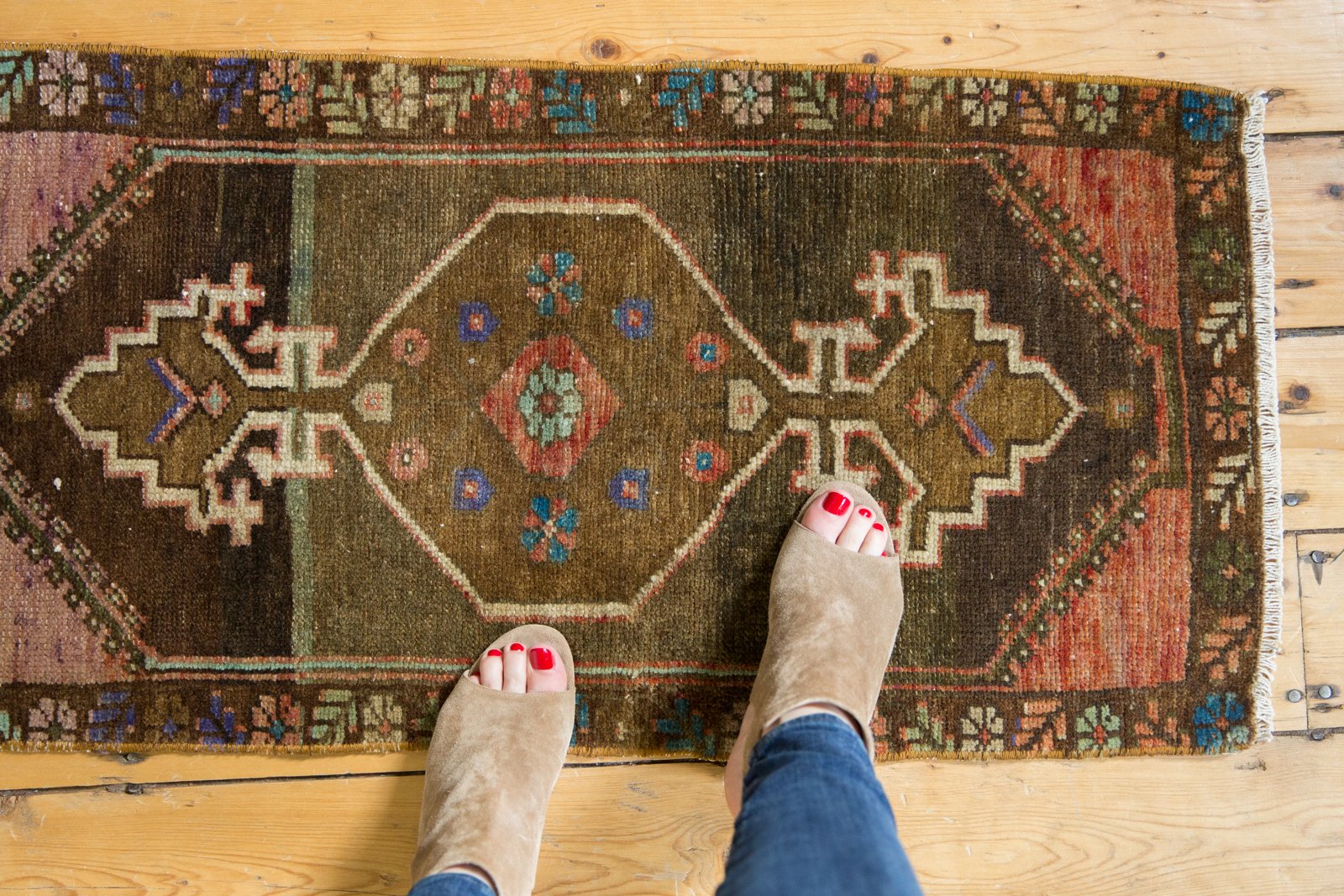  Vintage Distressed Oushak Rug Mat / Item 6125 image 2