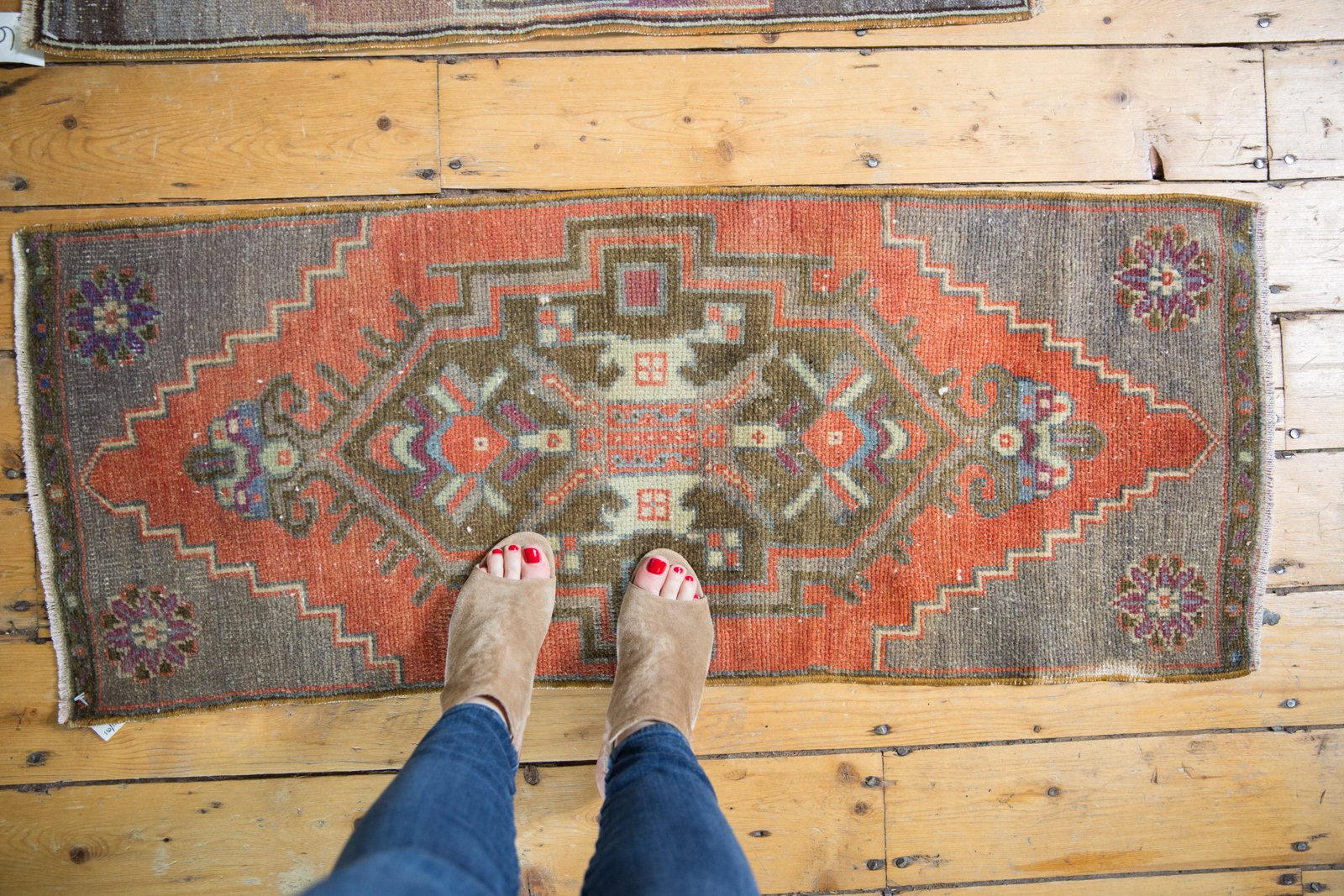  Vintage Distressed Oushak Rug Mat Runner / Item 6126 image 2