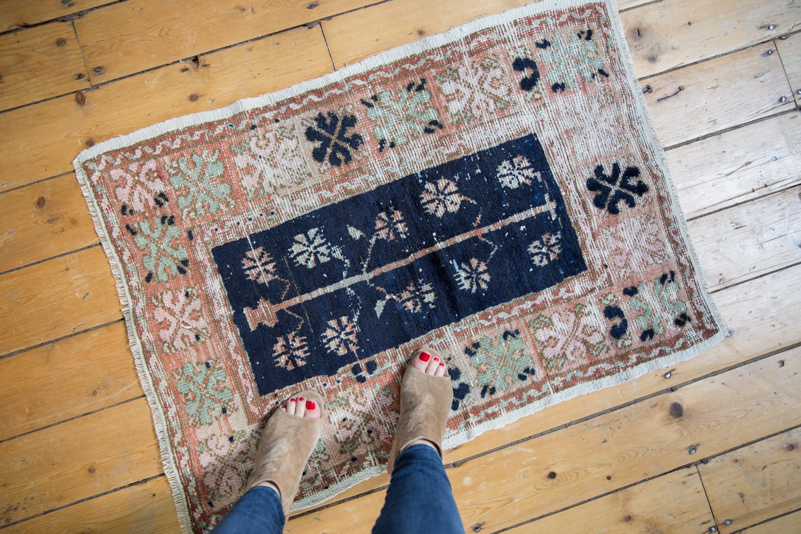 2.5x3.5 Vintage Distressed Oushak Rug // ONH Item 6139 Image 1