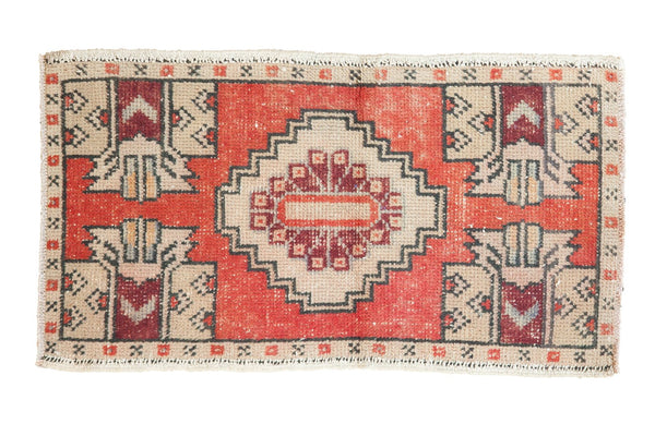 1'8" x 2'11" Vintage Distressed Oushak Rug Mat / Item 6146 image 1