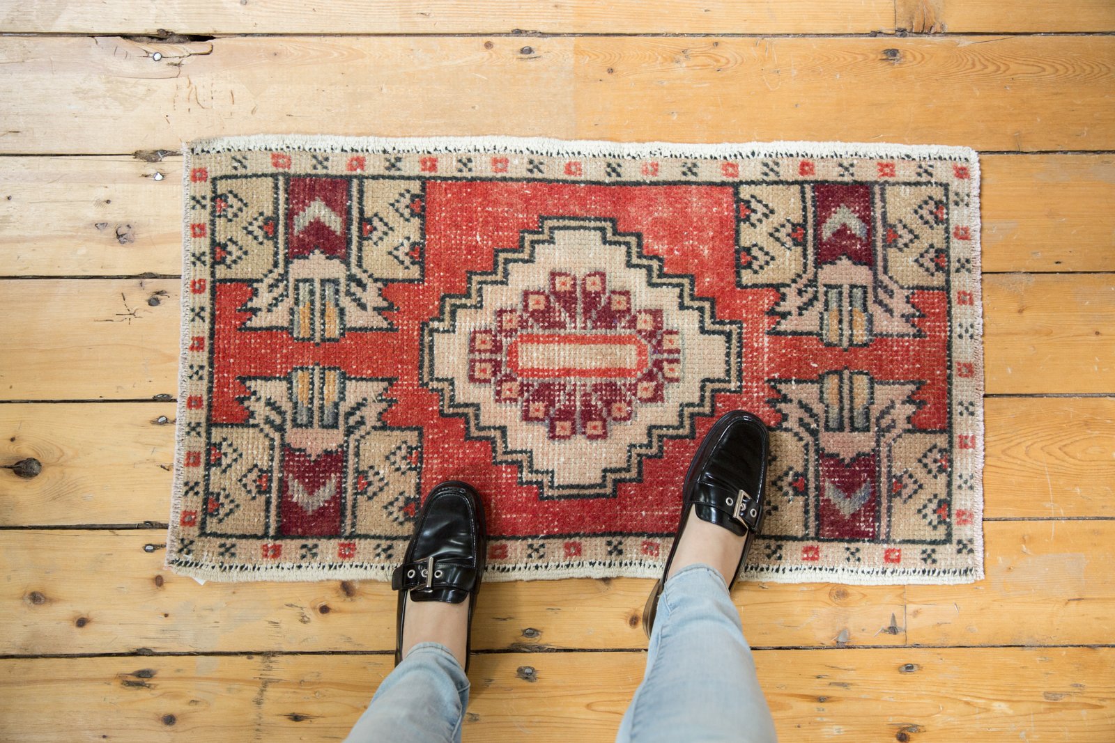  Vintage Distressed Oushak Rug Mat / Item 6146 image 2