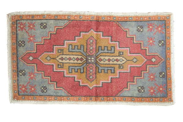 1'8" x 2'11" Vintage Distressed Oushak Rug Mat / Item 6159 image 1