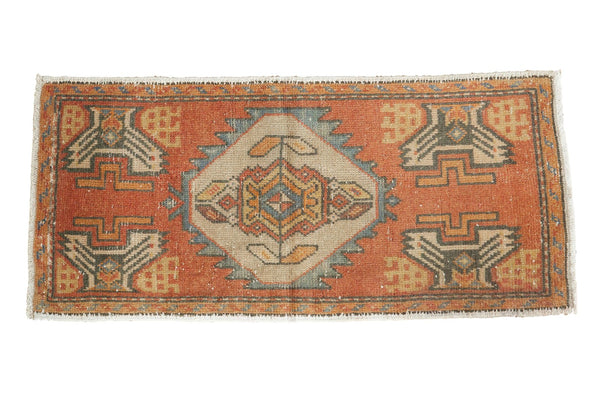1'7" x 3'6" Vintage Distressed Oushak Rug Mat Runner / Item 6160 image 1