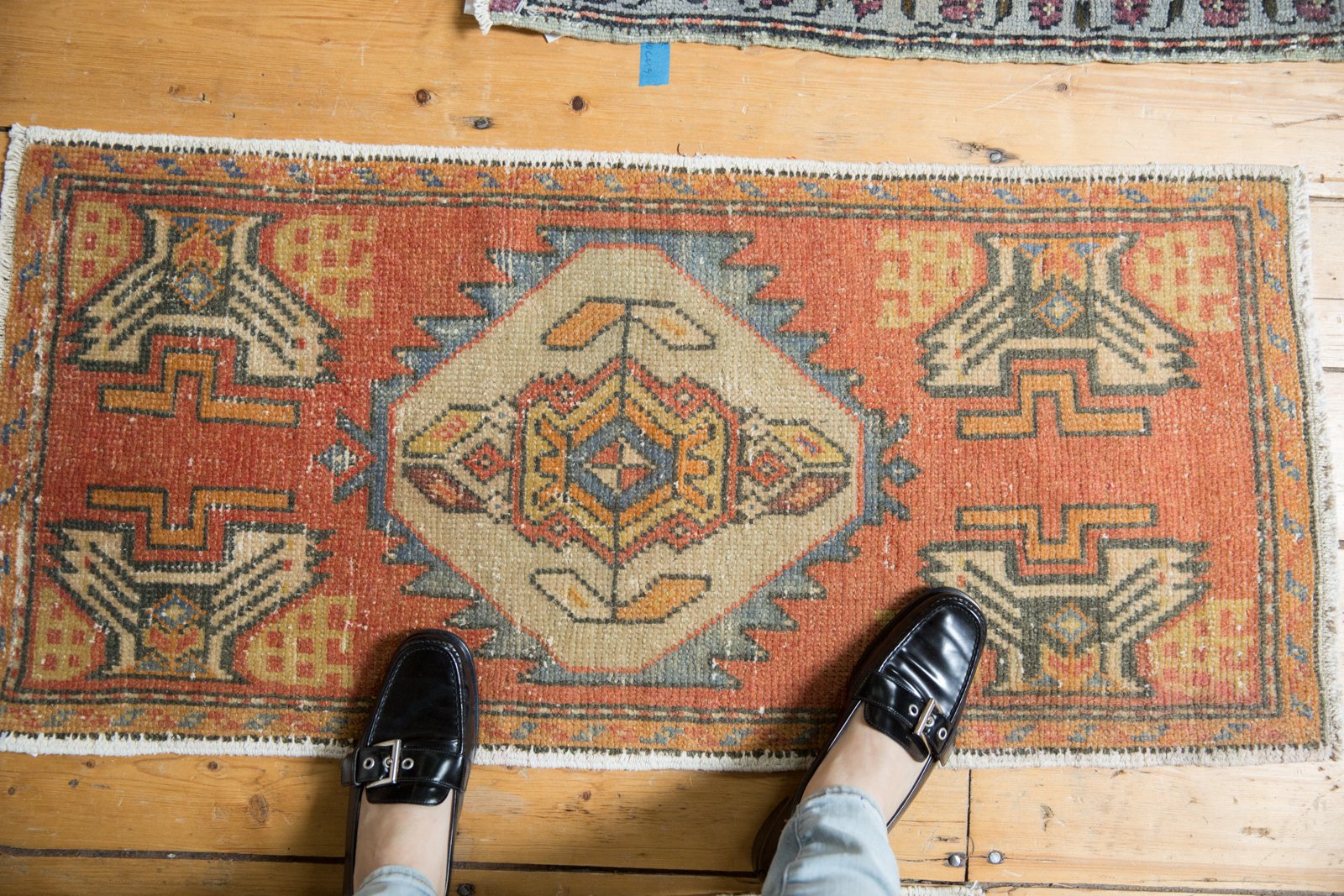  Vintage Distressed Oushak Rug Mat Runner / Item 6160 image 2