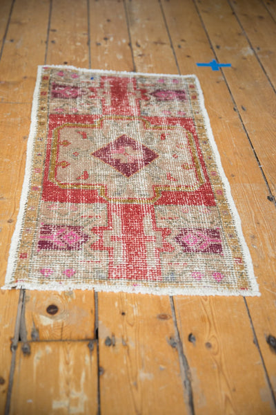 1.5x3 Vintage Distressed Oushak Rug Mat // ONH Item 6167 Image 4