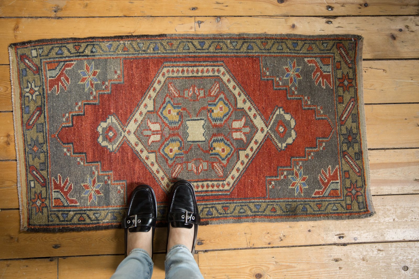  Vintage Distressed Oushak Rug / Item 6169 image 2