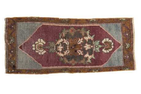 1'3" x 2'10" Vintage Distressed Oushak Rug Mat Runner / Item 6173 image 1
