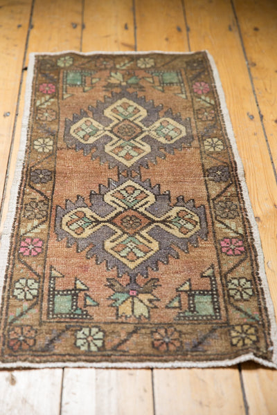  Vintage Distressed Oushak Rug Mat / Item 6177 image 4