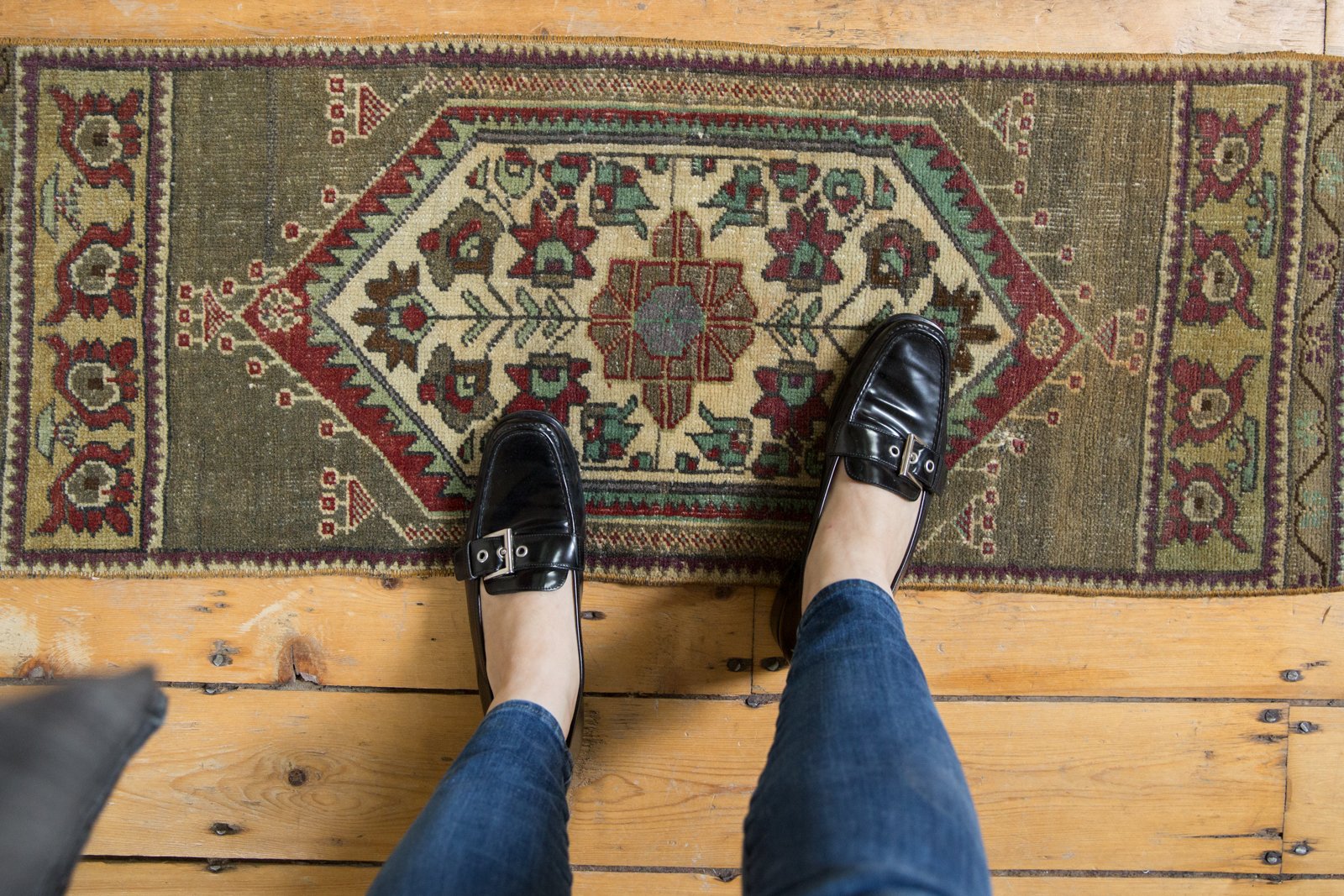 1.5x3.5 Vintage Distressed Oushak Rug Mat Runner // ONH Item 6182 Image 1