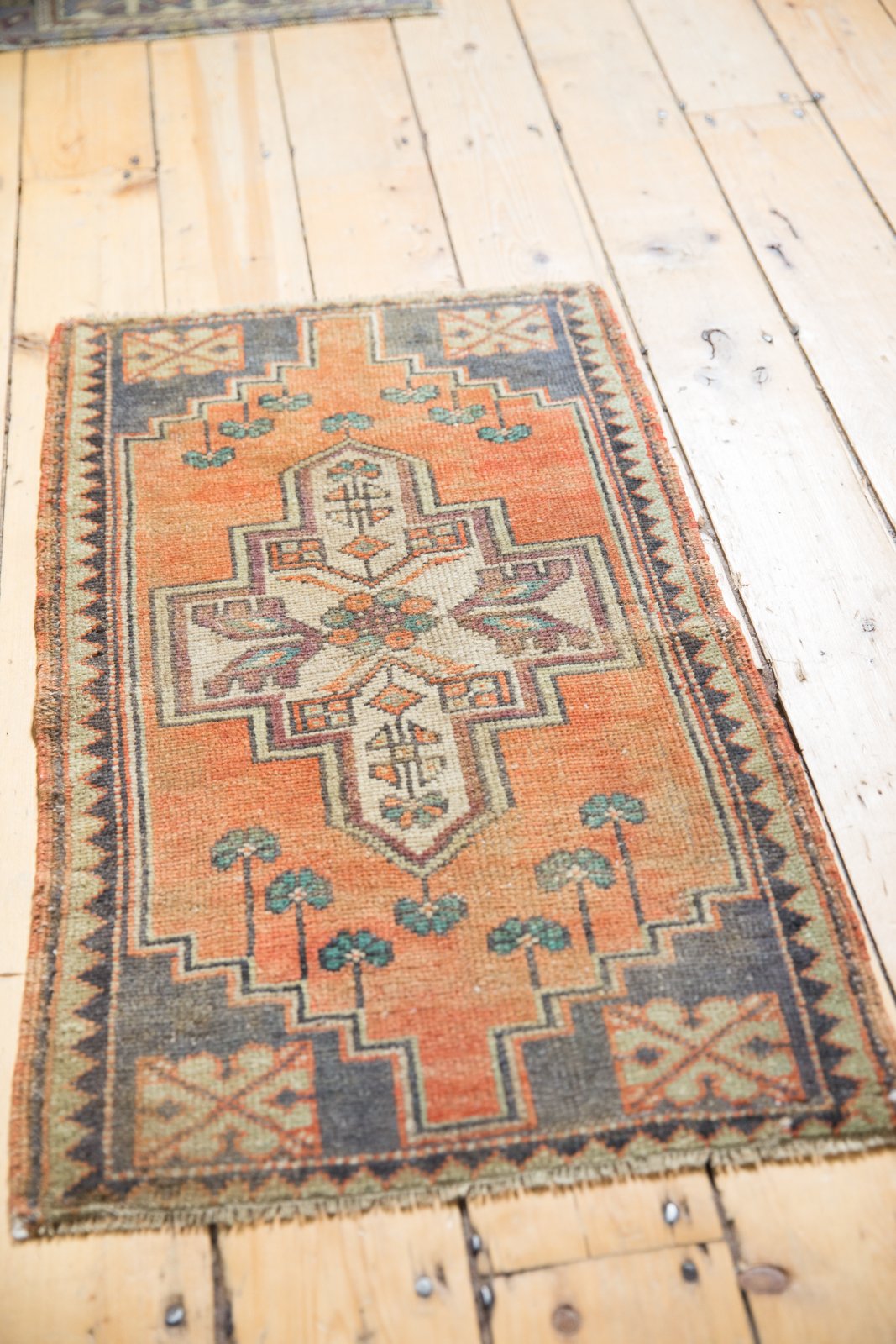 Vintage Oushak Turkish Rug 1'8