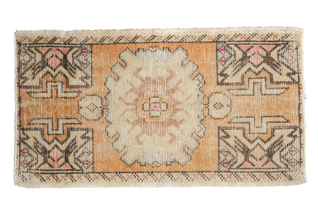 1'6" x 2'10" Vintage Distressed Oushak Rug Mat / Item 6192 image 1