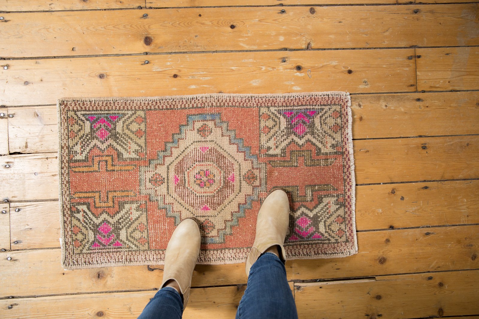  Vintage Distressed Oushak Rug Mat / Item 6199 image 2