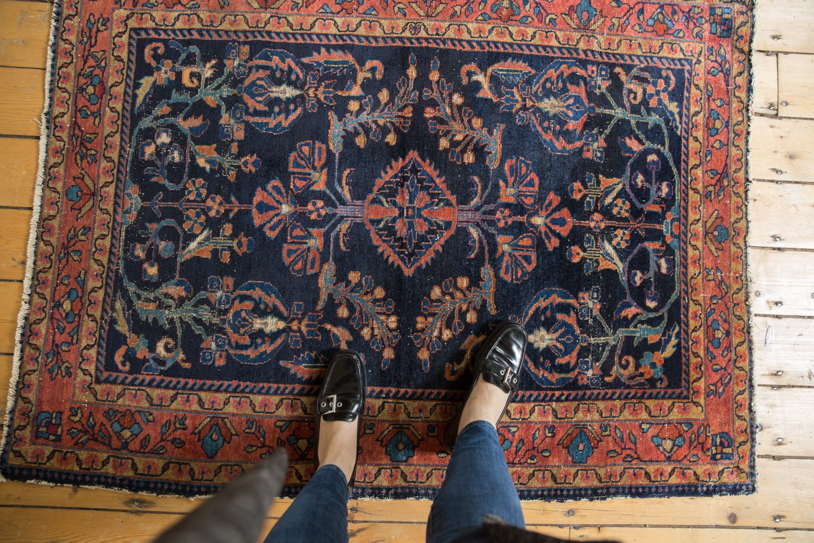 3.5x4.5 Vintage Lilihan Square Rug // ONH Item 6332 Image 1