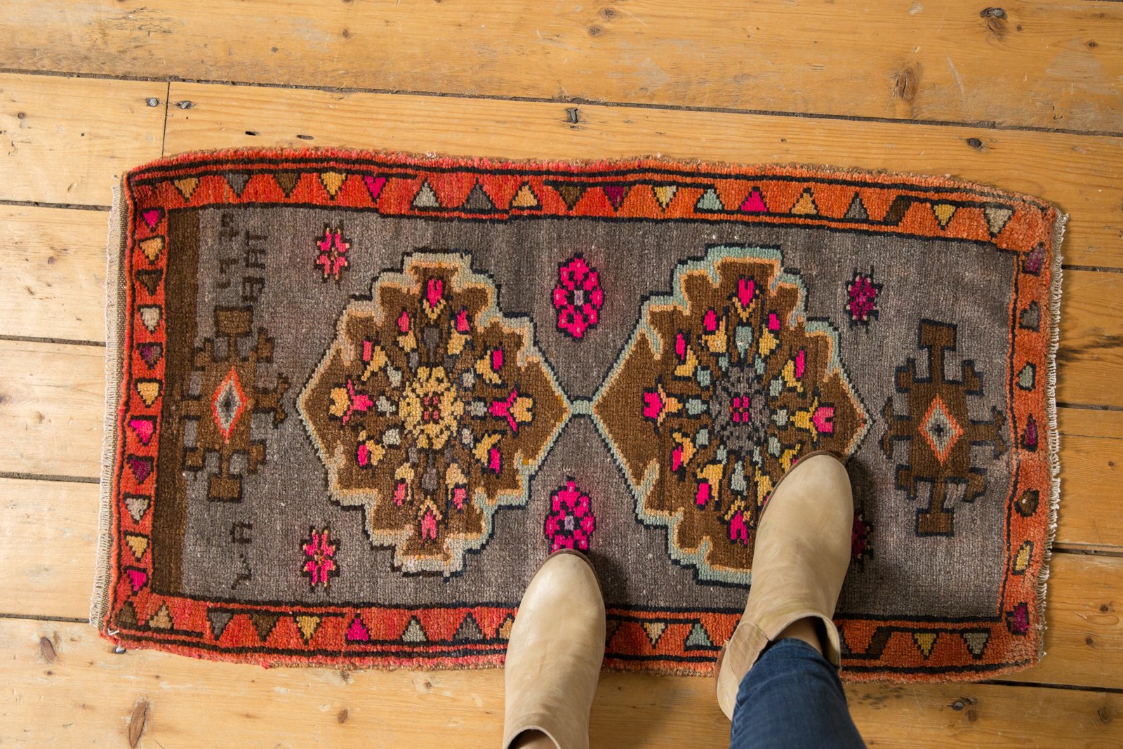 1.5x3 Vintage Distressed Oushak Rug Mat // ONH Item 6358 Image 1