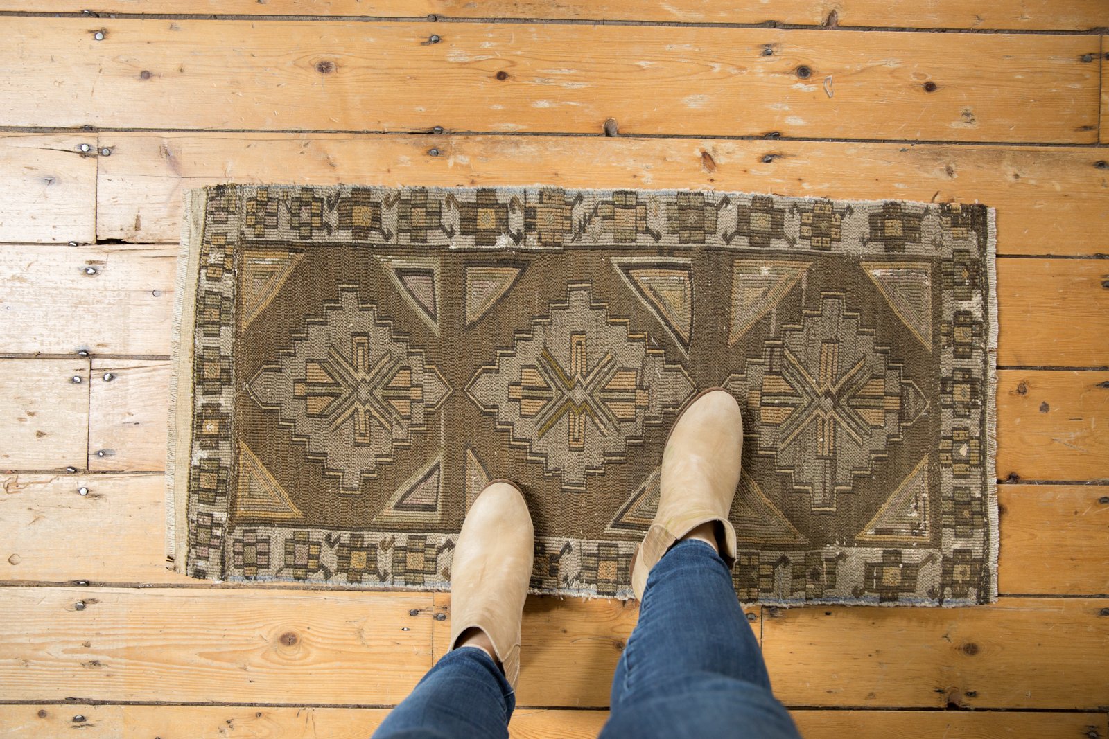  Vintage Distressed Jijim Rug Mat Runner / Item 6368 image 2