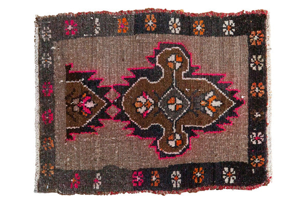 1.5x2.5 Vintage Distressed Oushak Rug Mat // ONH Item 6369