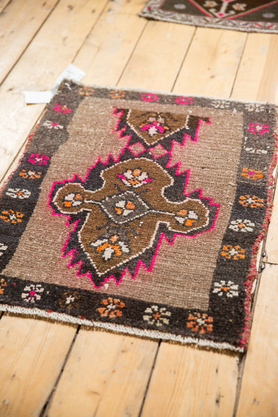 1.5x2.5 Vintage Distressed Oushak Rug Mat // ONH Item 6369 Image 2