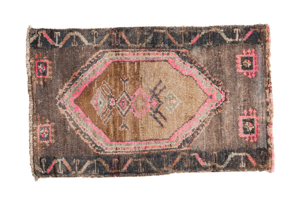 1'7" x 2'6" Vintage Distressed Oushak Rug Mat / Item 6379 image 1